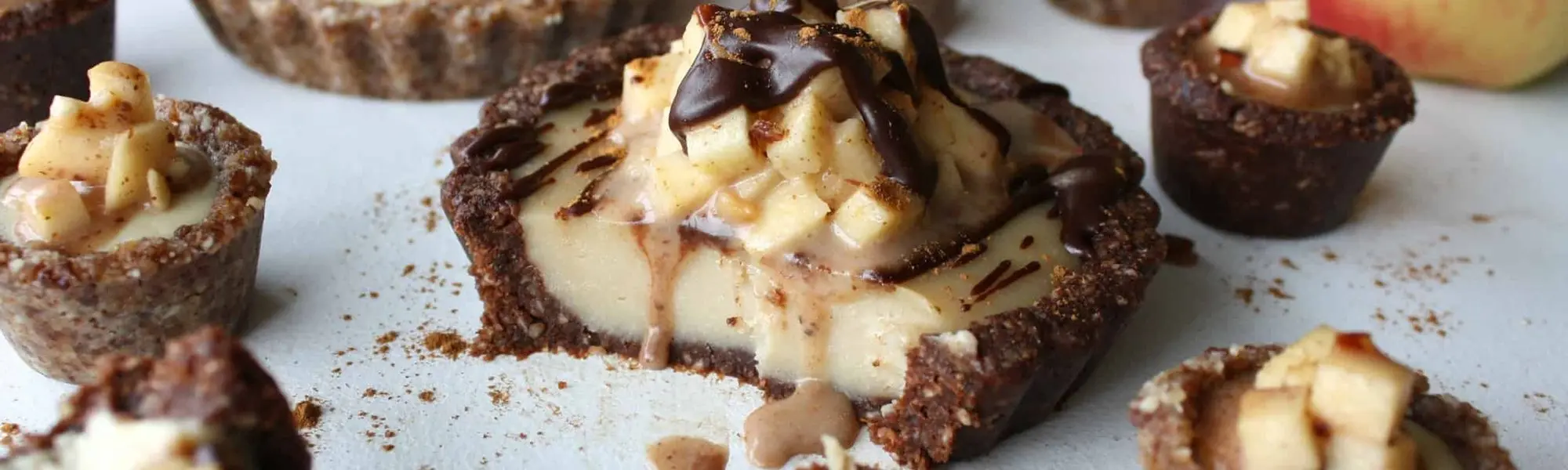 Tartelettes aux pommes, au chocolat et caramel