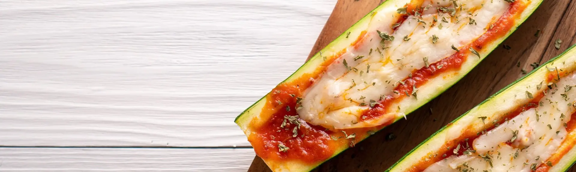 Bateaux à pizza en courgette