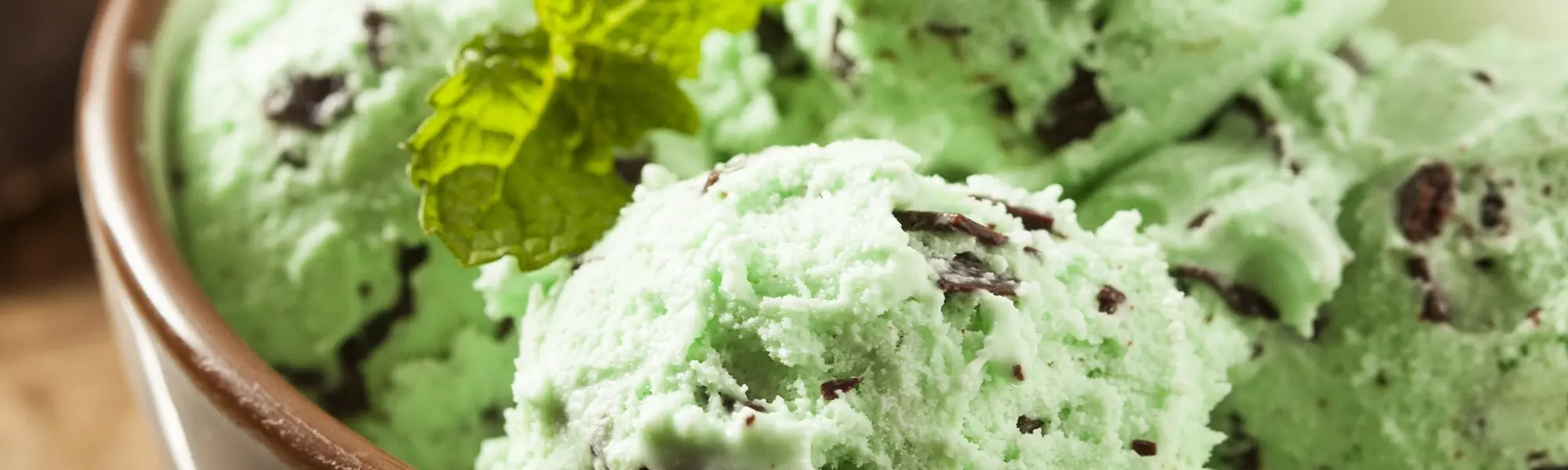 Crème glacée menthe, chocolat, et banane
