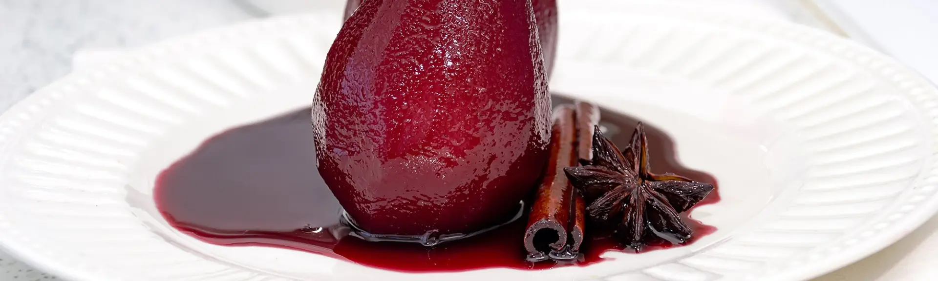 Poires pochées avec sirop de sureau