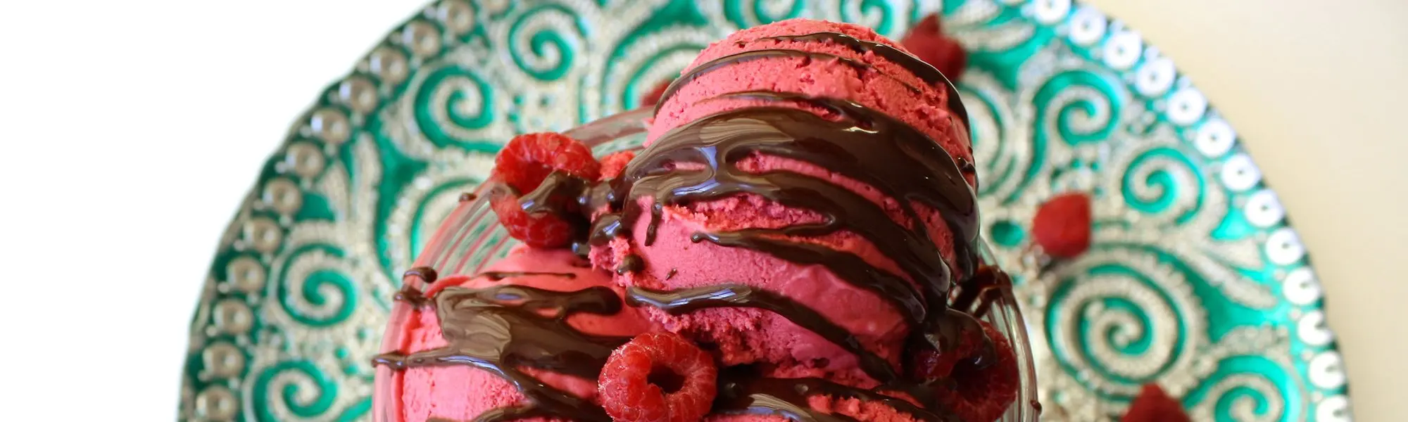 Crème glacée aux framboises et aux betteraves