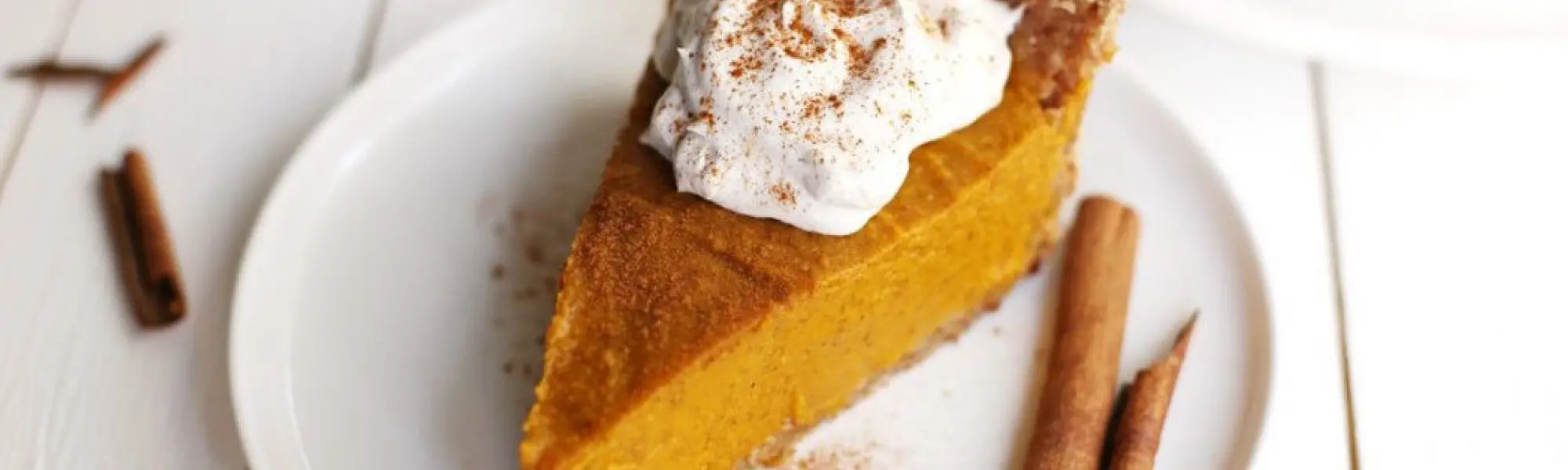 Tarte à la citrouille sans cuisson (sans gluten, sans sucre, sans produits laitiers, sans œuf)